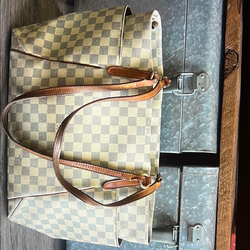 Louis Vuitton Damier Canvas Brown Tote with Vachetta Leather Trim